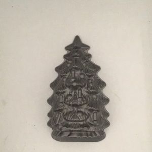 Christmas tree cake pan by Nordic Ware